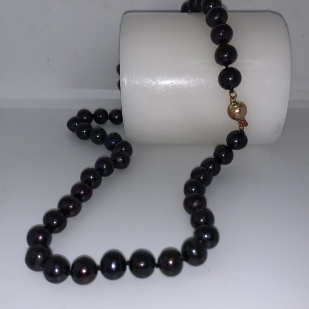 Necklace, black beads with gold clip, about 16"